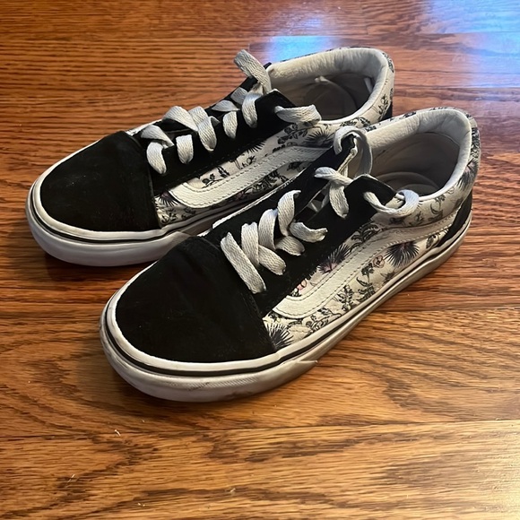 Vans Other - Hi I’m selling these vans flower print shoes size 2 kids(in great condition)